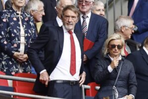 Ретклиф: Некои играчи не се доволно добри за Јуанјтед, а некои се преплатени