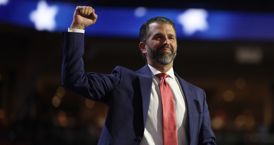 Синот на Трамп слета во Белград, ќе се сретне со Вучиќ