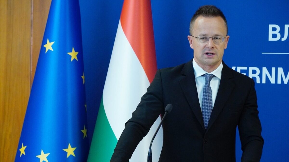 Сијарто: Неприфатливо е ЕУ да финансира проекти кои досега беа финансирани од УСАИД
