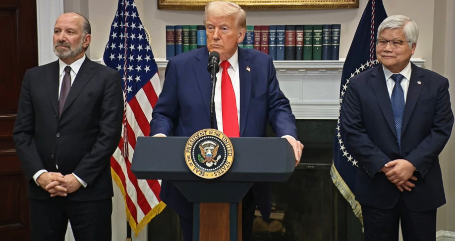 Трамп: Мислам дека договорот со Украина не пропадна, Зеленски треба да биде поблагодарен
