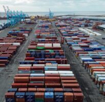 Трамп воведува нови царини за Канада и Кина, Трудо и Кси веднаш возвратија