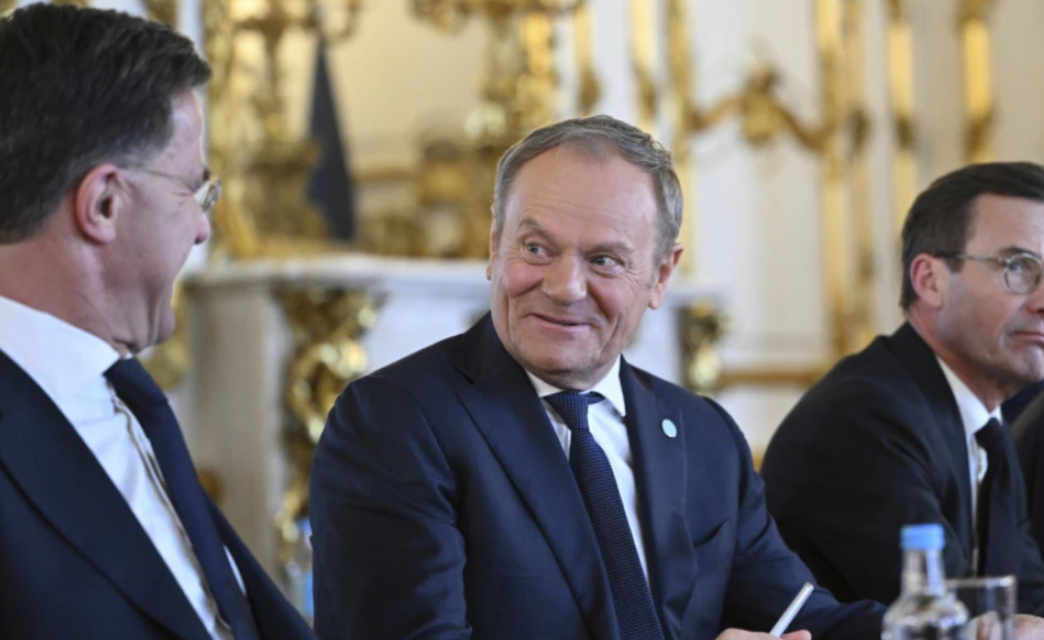 Туск: Полска е побезбедна кога Украина може да се одбрани