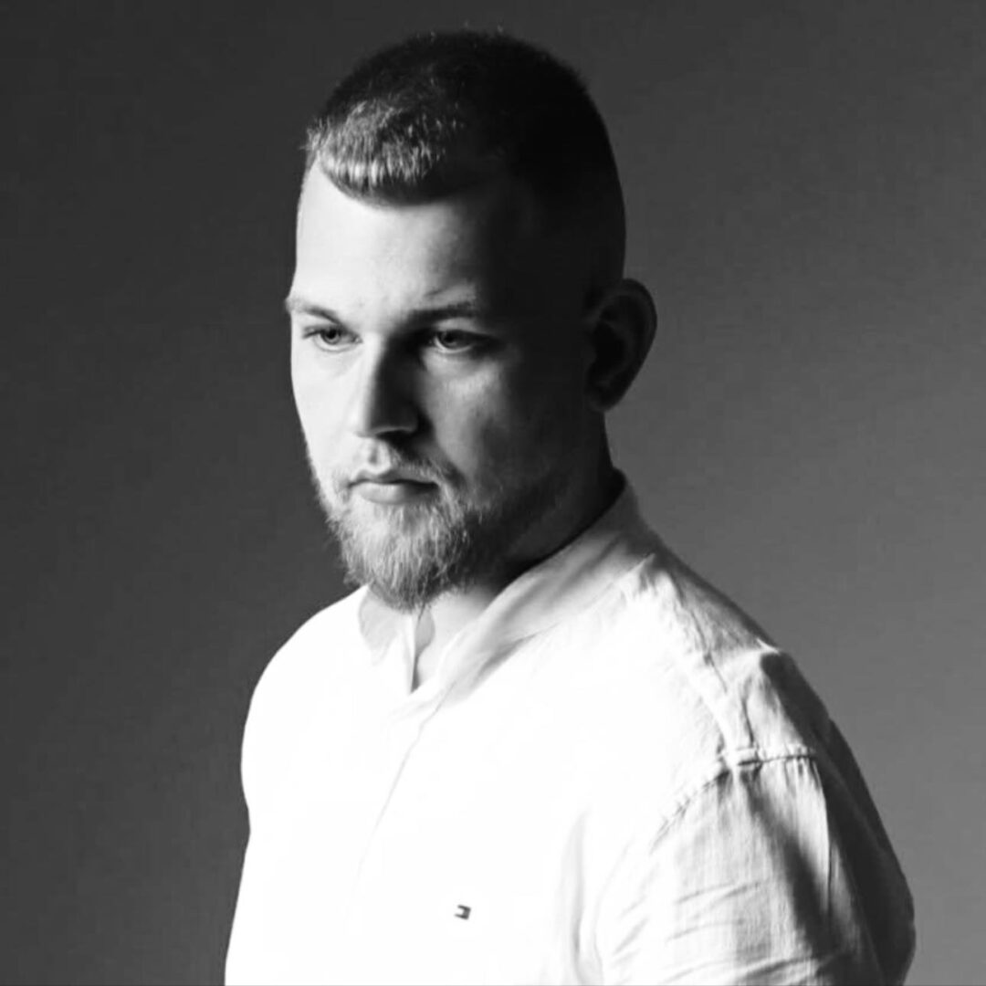 „Ах бре убаво дете, сите списоци, сите болници ги баравме за да те најдеме, Струмица загуби талентиран музичар“, напиша Костадинов