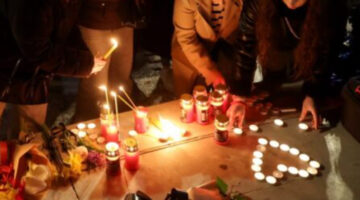 „Осамна утрото сончево, а сончевите зраци денес темни црнила“: македонската естрада тагува по изгубените животи во трагедијата во Кочани