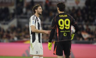 Џиџи Буфон: Не може секој голман да го прави она што го прави Свилар