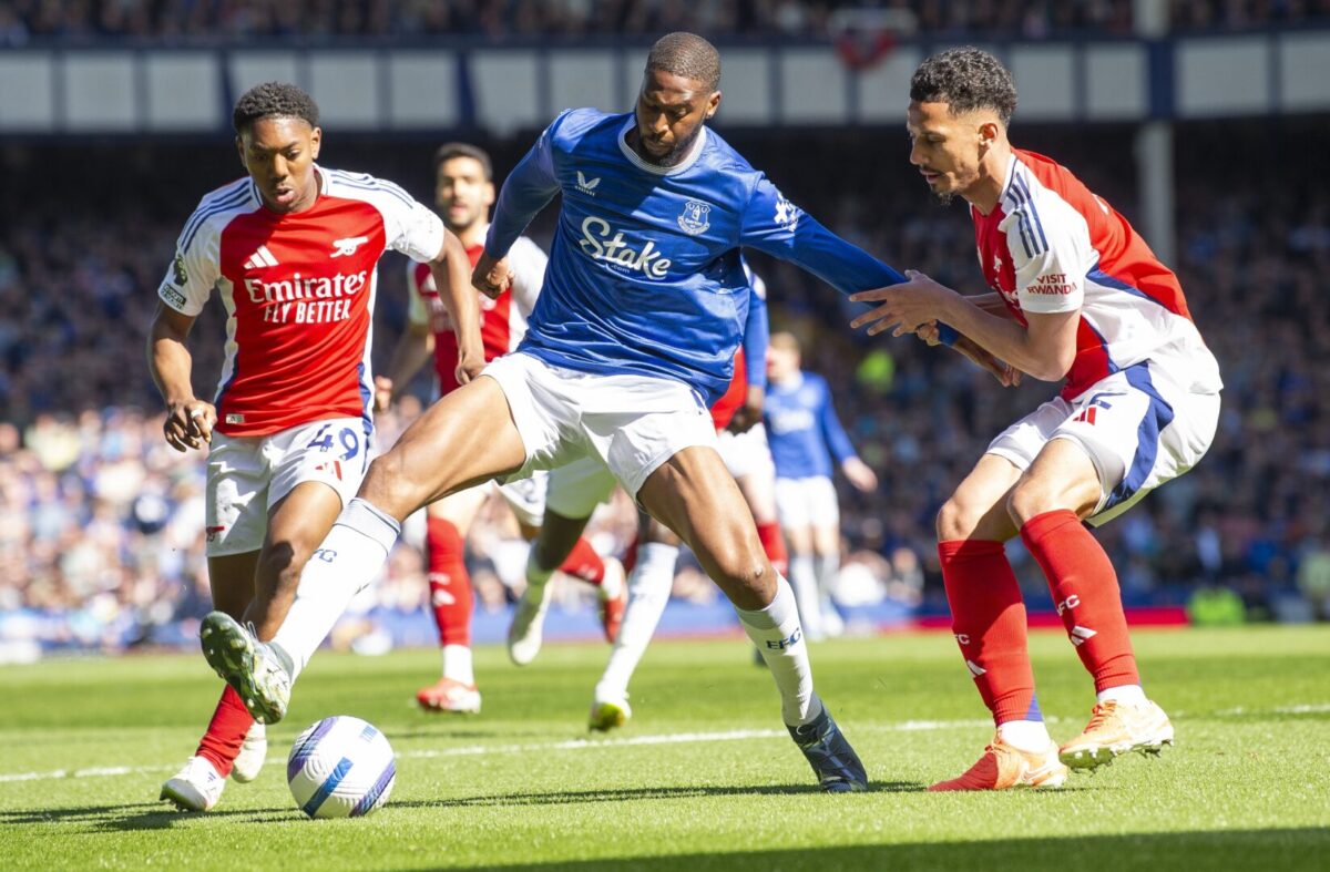 (Видео) Ливерпул го лади шампањското, Арсенал не успеа да го победи Евертон