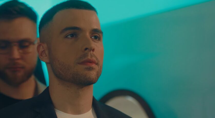 (Видео) Мартинијан Кириловски ја објави својата нова песна „Удри ме“