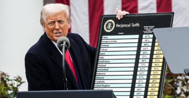 Дванаесет американски држави го тужат Трамп поради царините