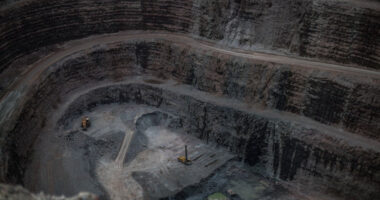 Договорот за минерали меѓу САД и Украина повторно е пред колапс, дознава „Фајненшл тајмс“