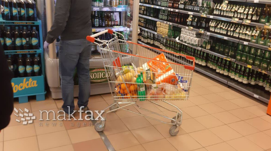 Замрзнувањето на цените дава позитивни ефекти, потрошувачката кошничка пониска за над 2.000 денари, велат од ВМРО-ДПМНЕ