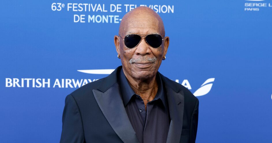 Зошто Морган Фримен секогаш носи златни обетки: зад сè се крие мрачна причина