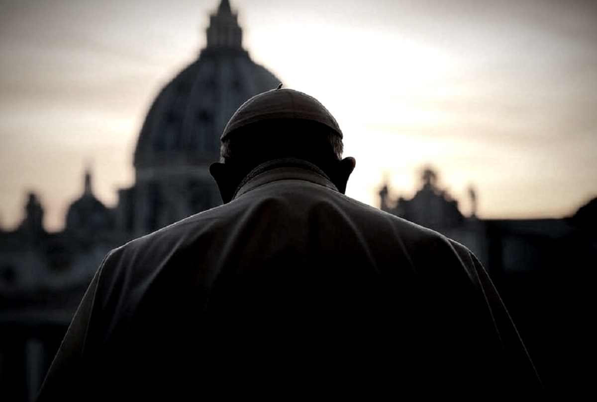 Зошто ниеден папа никогаш повеќе нема да се вика Петар?