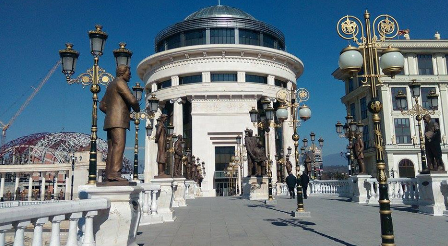 Извршен е увид на местото на сообраќајната несреќа во која загинаа три лица