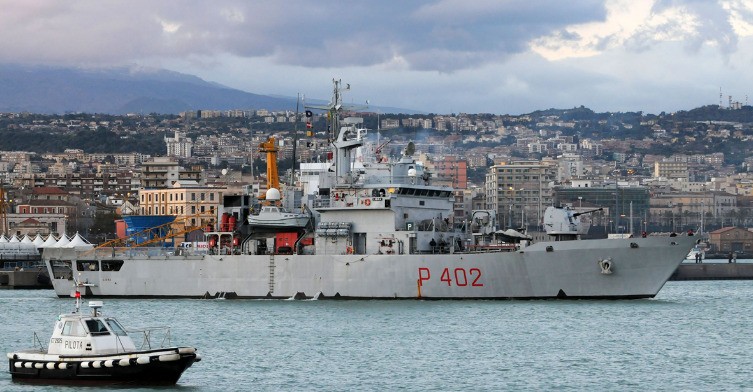 Италија и донира воен брод на Албанија