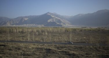 Кина ги ограничи визите за Тибет за Американците