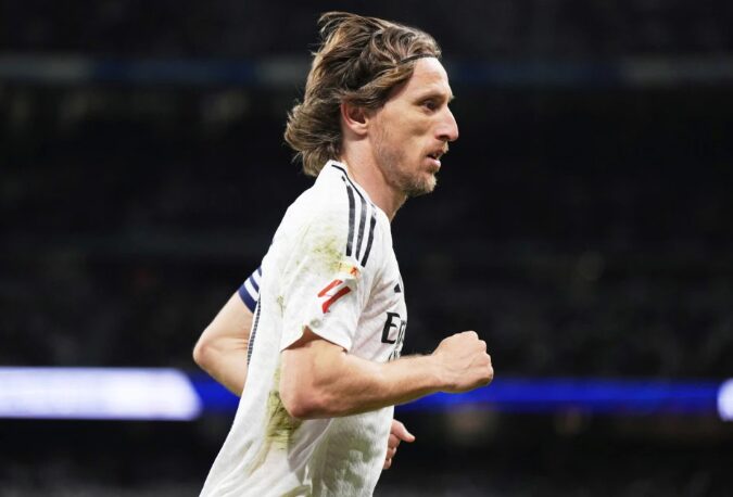 Модриќ доби 30-дневен договор со Реал