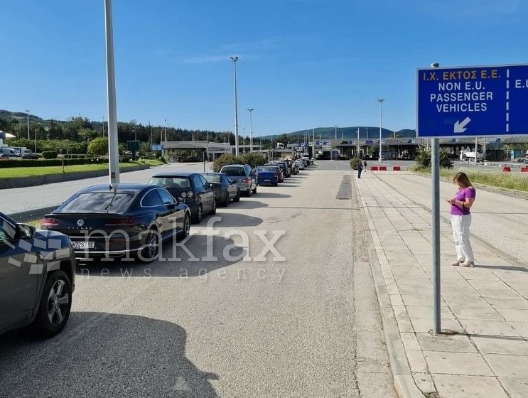 На Табановце и Богородица се чека еден час за влез во државата