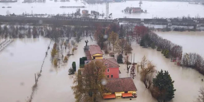 Невремето во Италија ги зема првите жртви: три лица загинаа, десетици луѓе се евакуирани