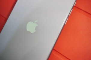 Откриено е колку може да чини преклопливиот iPhone Fold