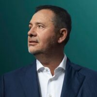 Самир Мане – Првиот милијардер од  Западен Балкан на листата на FORBES: Престижниот магазин ја проценува неговата имотна состојба на 1.4 милијарди долари