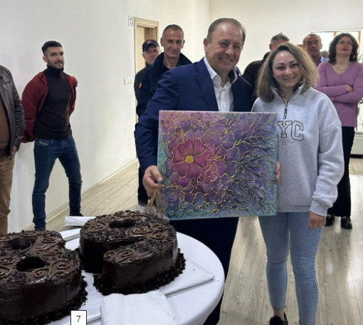 Струшкиот градоначалник Мерко го прослави роденденот: „Покажа стабилно лидерство“, го пофалија вработените