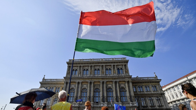 Унгарија има намера да воведе можност за одземање на државјанството