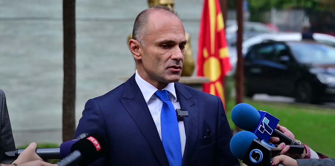 Филипче да каже дали исто како Заев има златна виза за Дубаи, и да објасни како ја стекнал, бара ВМРО-ДПМНЕ