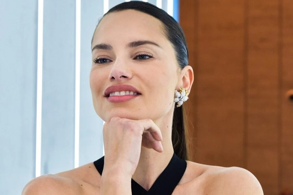 (Фото) Адријана Лима во полн сјај: затегната и поубава од кога било