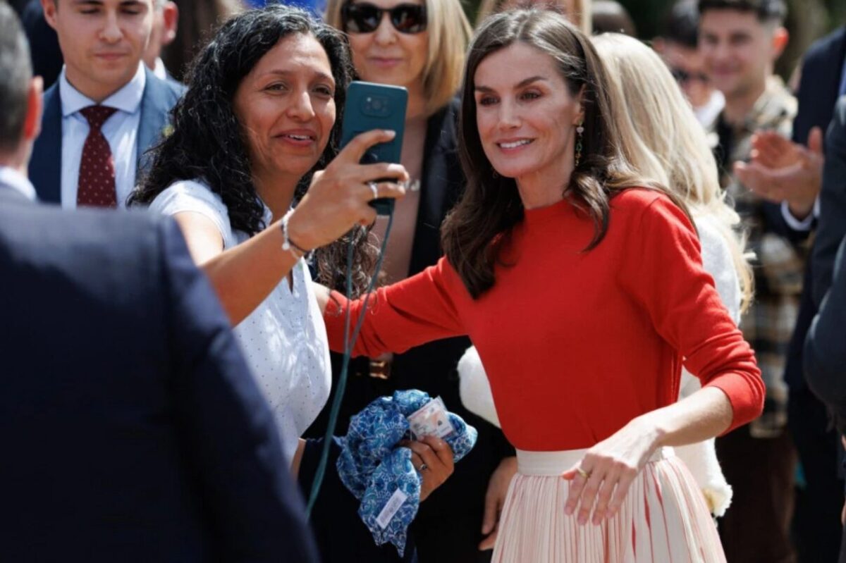 (Фото) Кралицата Летиција го носи најубавото женско здолниште