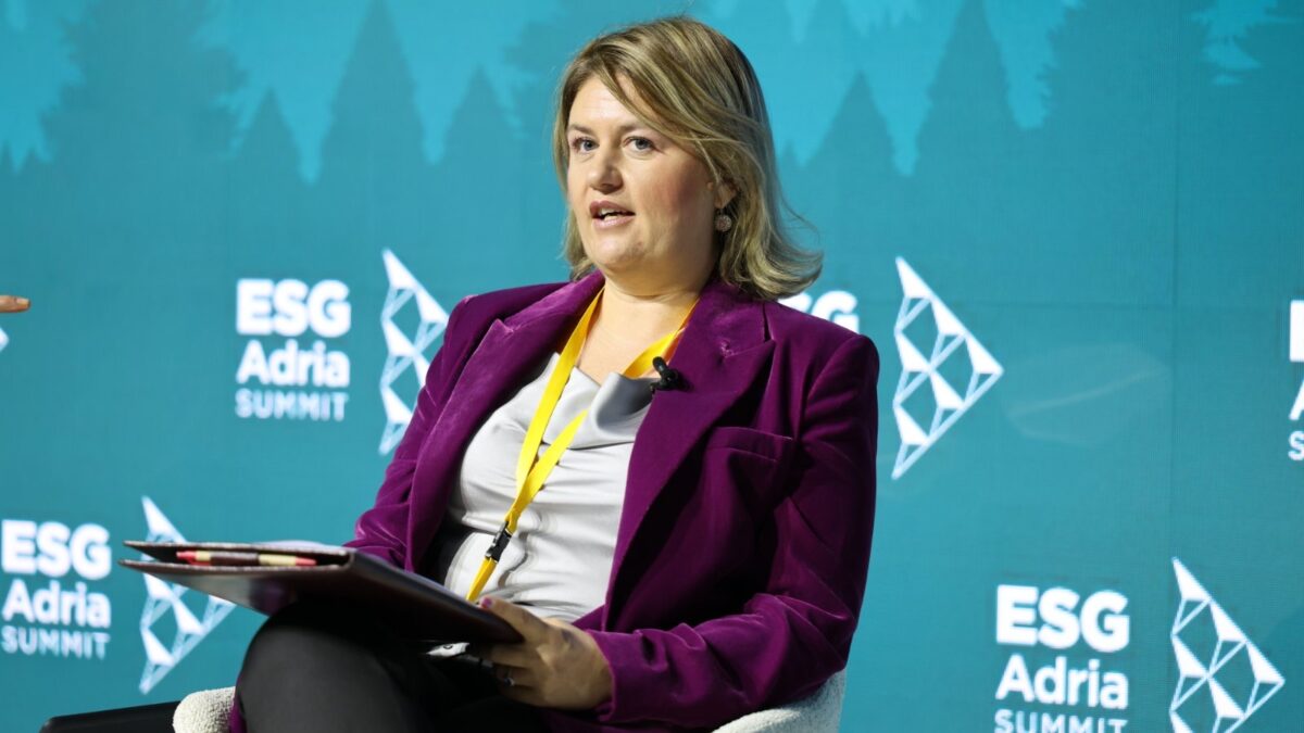 „Како до повеќе инвестиции во зелена енергија“ – Божиновска за амбициозните планови на Македонија на ЕСГ Адриа самитот во Тиват