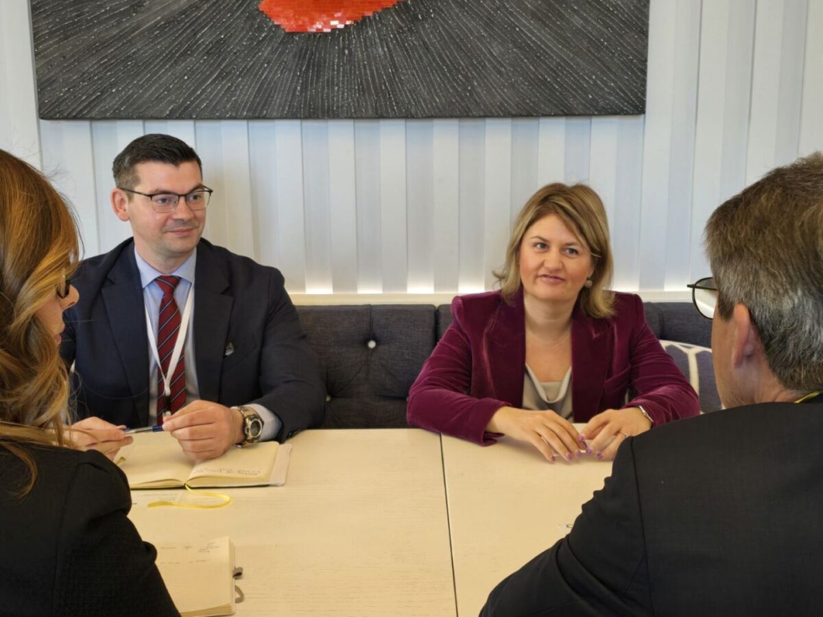 „Поддршка за нови енергетски проекти и зајакнување на стратешкото планирање“: средба Божиновска со Клаус Милер од КфВ банка