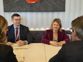 „Поддршка за нови енергетски проекти и зајакнување на стратешкото планирање“: средба Божиновска со Клаус Милер од КфВ банка