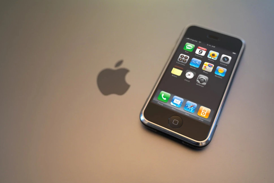 Apple планира драстични промени за јубилејниот iPhone