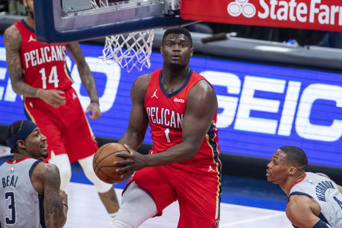 Ѕвезда на Њу Орлеанс Пеликанс обвинета за силување и години злоупотреба