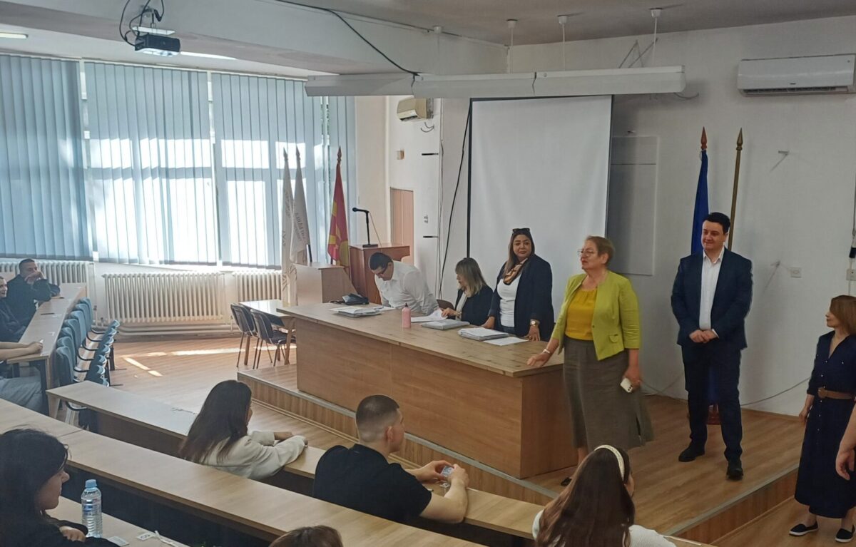 Јаневска за полагањето државна матура: Фатен препишувач, си го стопира времето за цела една година