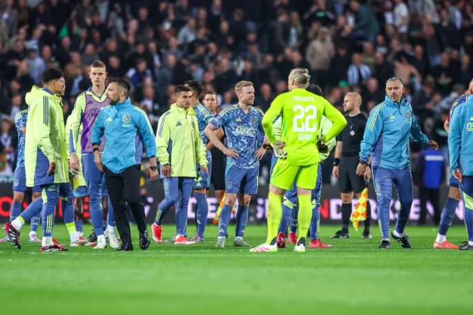 Ајакс се „самоуби“ во Гронинген, ПСВ е лидер во Холандија