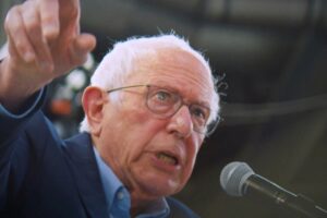 Берни Сандерс: Трамп секојдневно го поткопува нашиот устав, тоа е диктатура