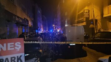 (Видео) Две лица на мотор фрлиле бомби во забавен центар во Истанбул, најмалку седум лица повредени