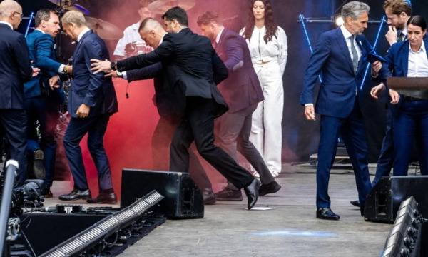 (Видео) Димна бомба фрлена врз премиерите на две европски земји: итно беа евакуирани