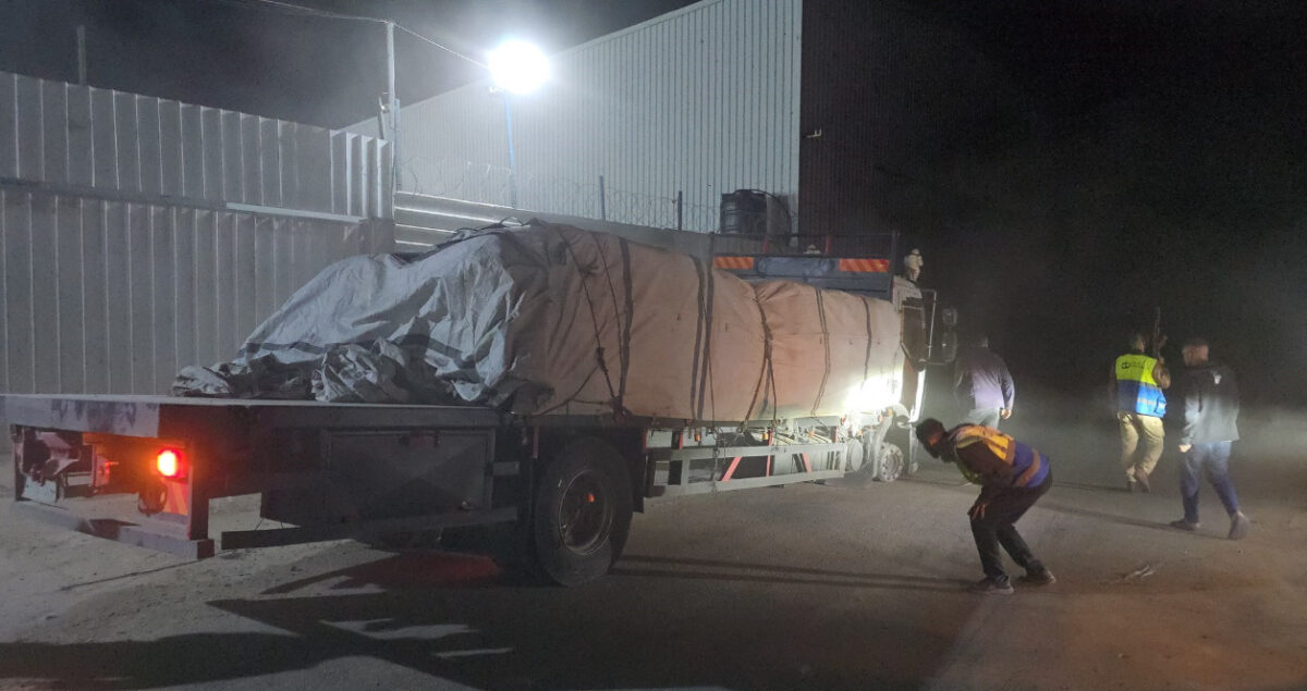 (Видео) За прв пат по 81 ден: 87 камиони со хуманитарна помош влегоа во Газа