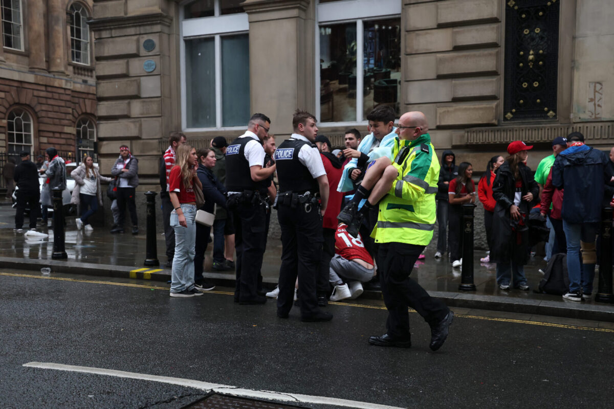 (Видео) Парадата во Ливерпул се претвори во хорор