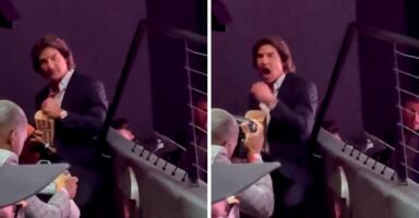 (Видео) Том Круз стана предмет на исмејување за начинот на кој јаде пуканки: „Можеби сите сме јаделе погрешно цело време?“