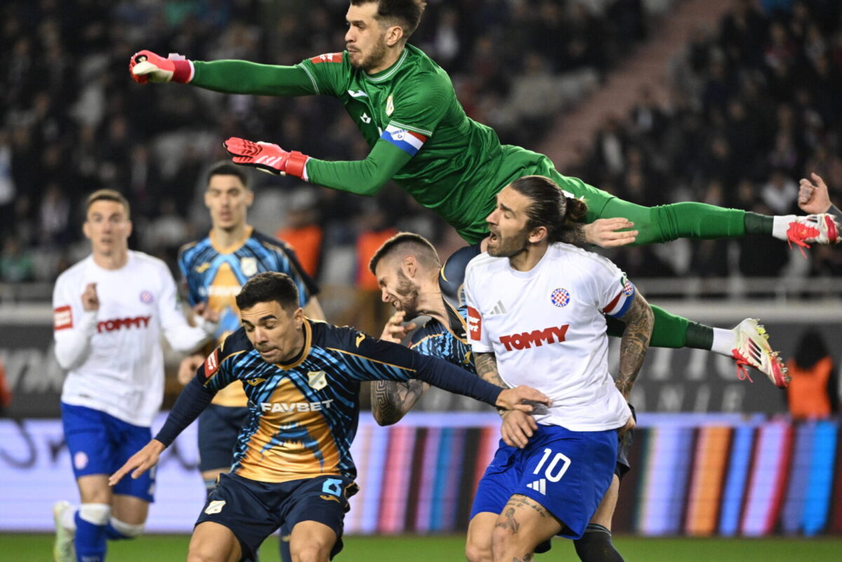 Во Хрватска, шампионскиот трофеј ќе биде донесен со хеликоптер