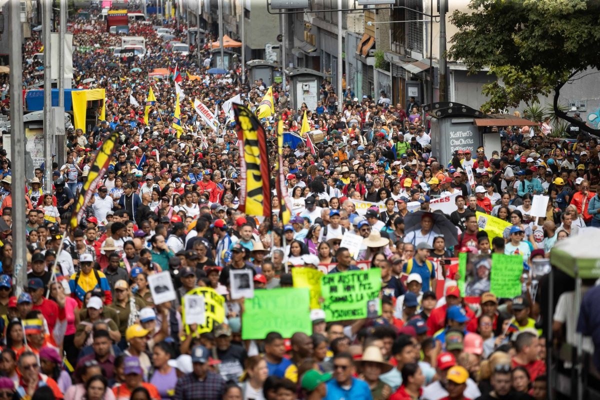 Врховниот суд му дозволи на Трамп да депортира стотици илјади мигранти од Венецуела