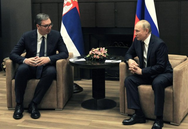 Вучиќ и Путин разговарале по обвинувањата дека Србија ја снабдува Украина со оружје