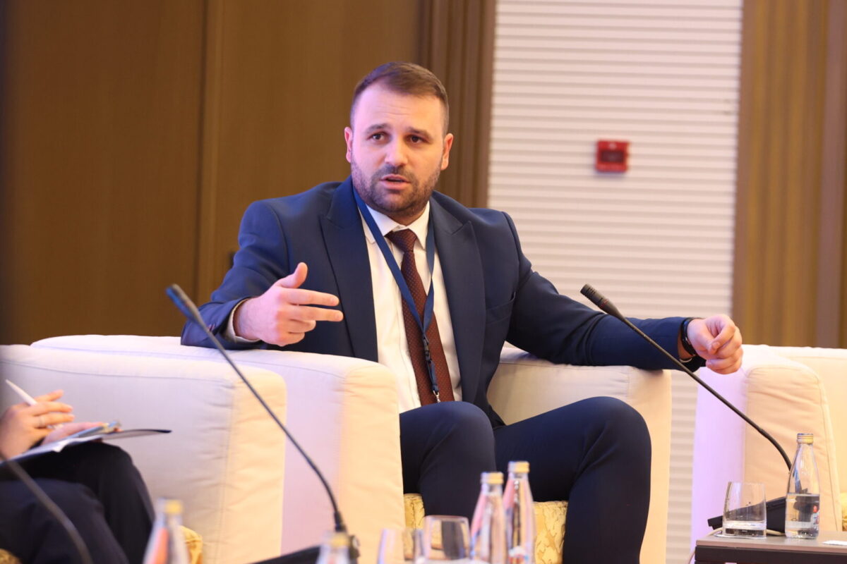 За 2025 година, Владата утврди квота од 10.000 работни дозволи за странци, изјави Дурмиши