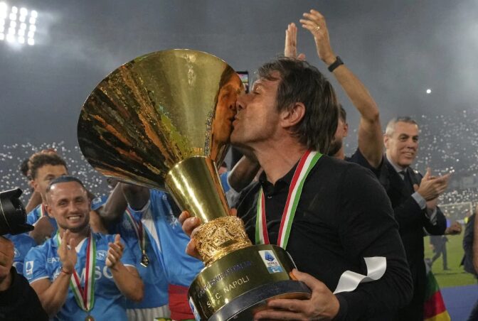 Конте ќе остане во Наполи