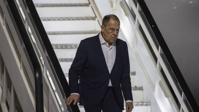 Лавров: Путин му ја потврди на Трамп целта за праведно решение во Украина
