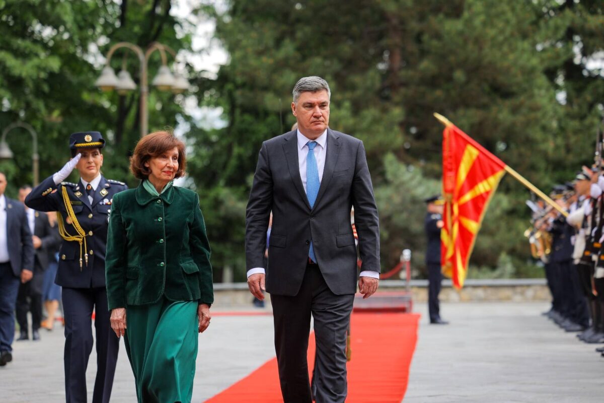 Македонија да не биде жртва на притисоци и да не трпи изнуди за ЕУ, порача Милановиќ