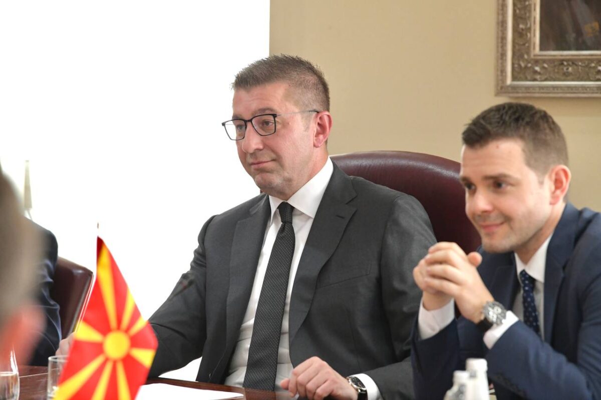 Мицкоски: Прифативме билатерална средба со Бугарија на маргините на НАТО, со присуство на претставници од ЕУ и САД
